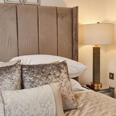 Deluxe River Canal View & Free Secure Parking! Leeds (West Yorkshire) Exterior foto
