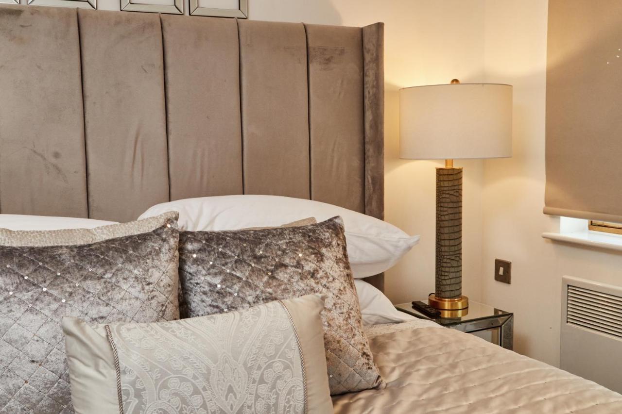 Deluxe River Canal View & Free Secure Parking! Leeds (West Yorkshire) Exterior foto