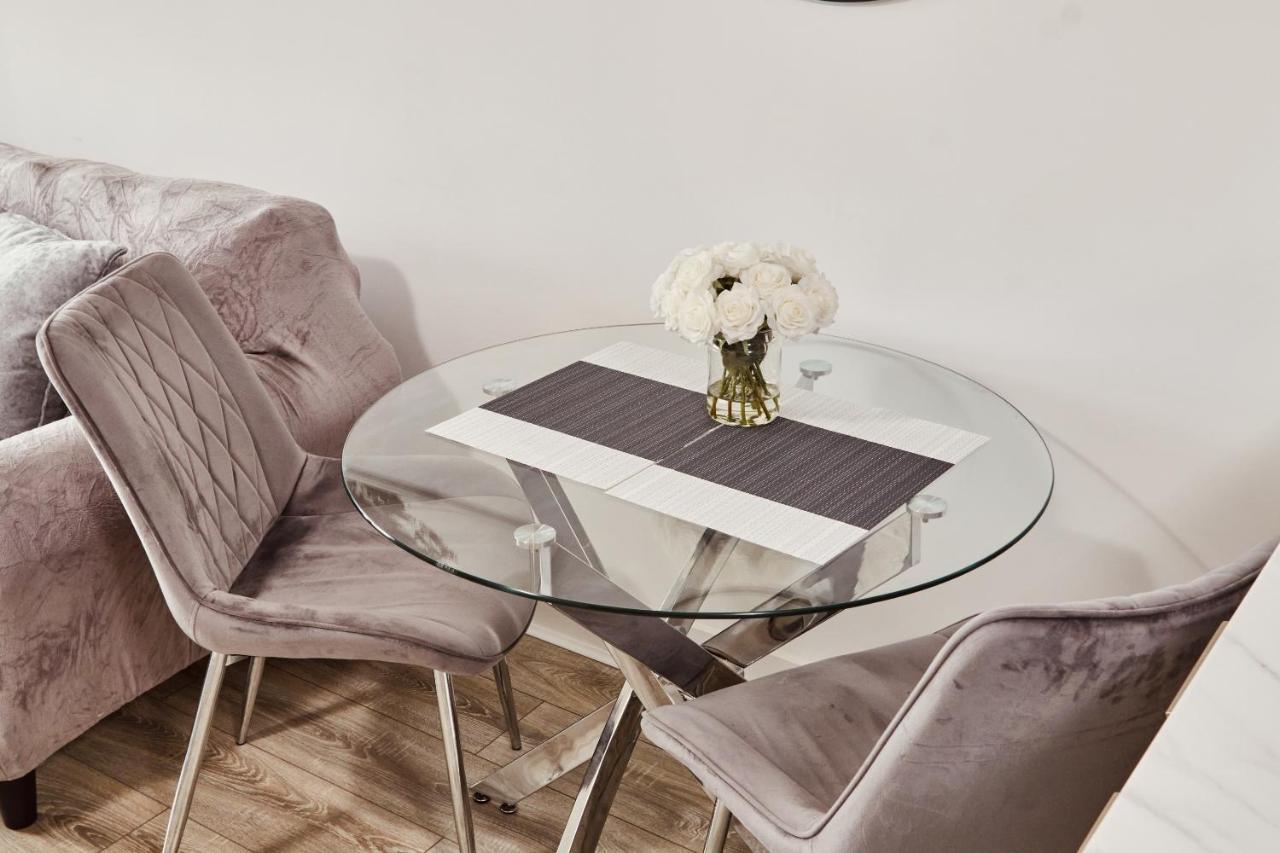 Deluxe River Canal View & Free Secure Parking! Leeds (West Yorkshire) Exterior foto