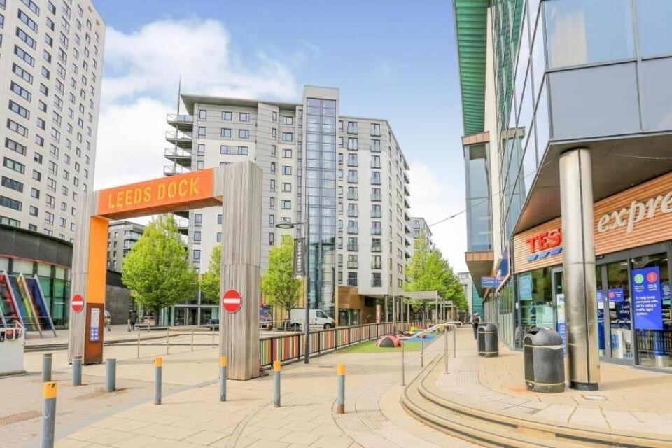 Deluxe River Canal View & Free Secure Parking! Leeds (West Yorkshire) Exterior foto